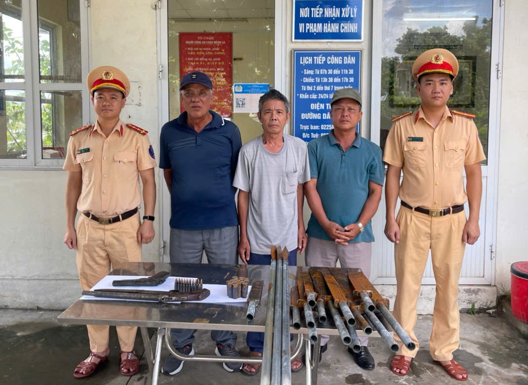 Trạm Cảnh sát đường thủy Bạch Đằng, Phòng Cảnh sát giao thông tăng cường vận động giao nộp vũ khí, vật liệu nổ và công cụ hỗ trợ